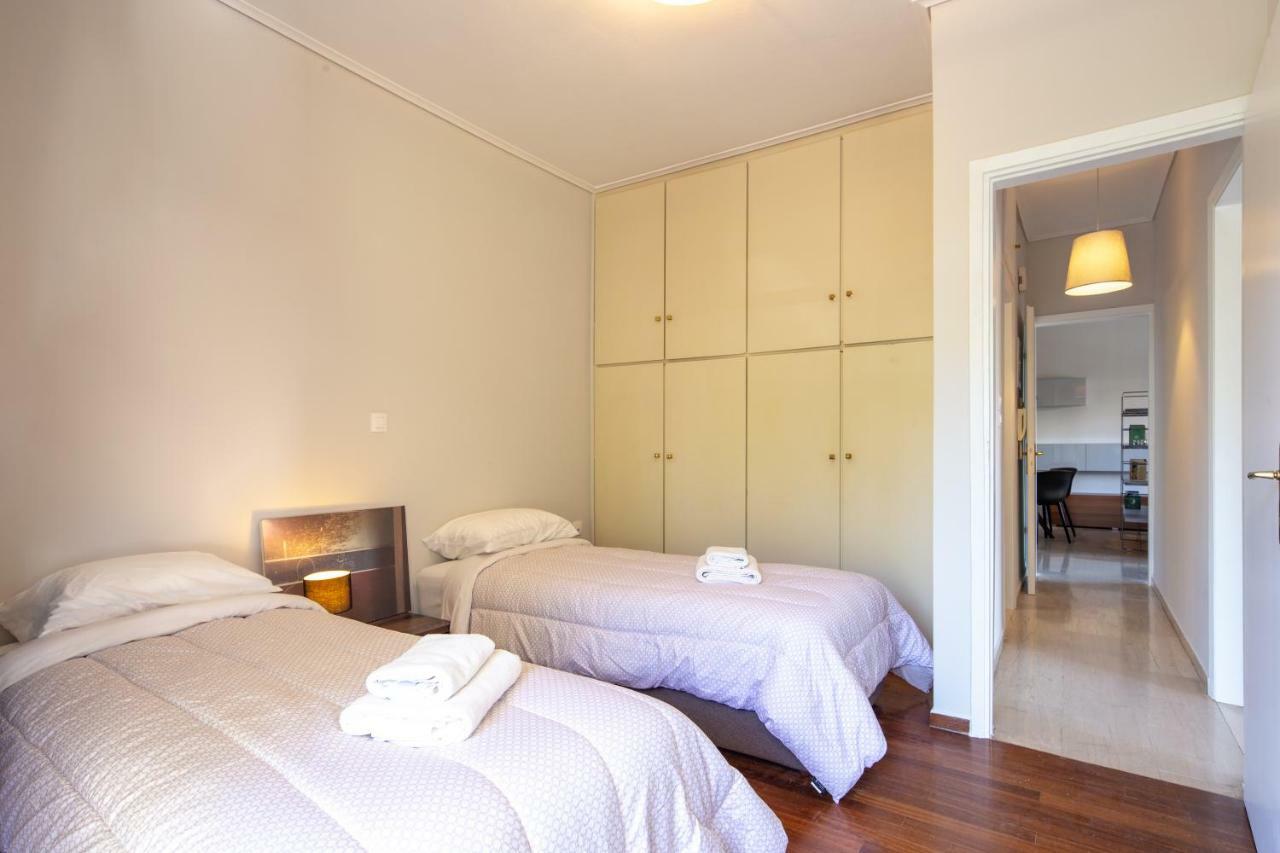 Kleio - Spacious Apartment In Glyfada Athens Exterior photo